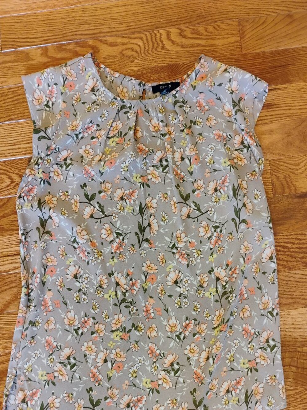 Women's floral top